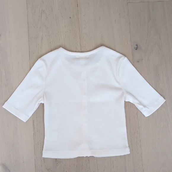 H&M Cream Button-Up Top - Picture 4 of 4